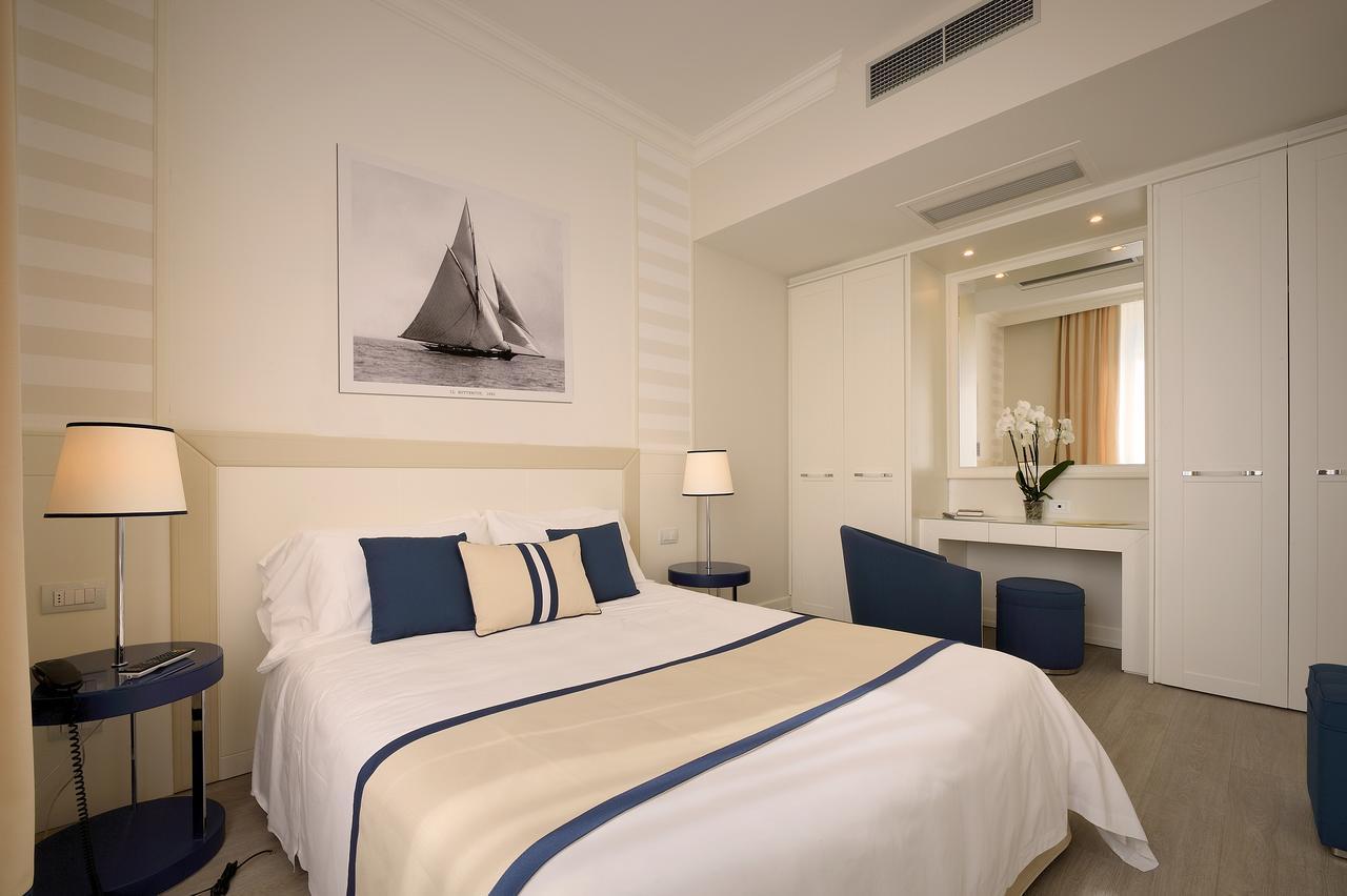 Hotel Grand & Riviera 4*