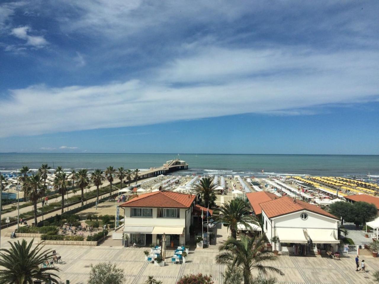 Grand & Riviera Hotel