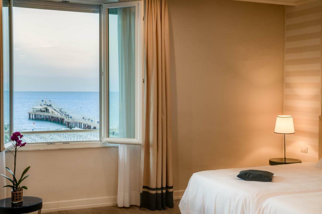 Grand & Riviera Hotel