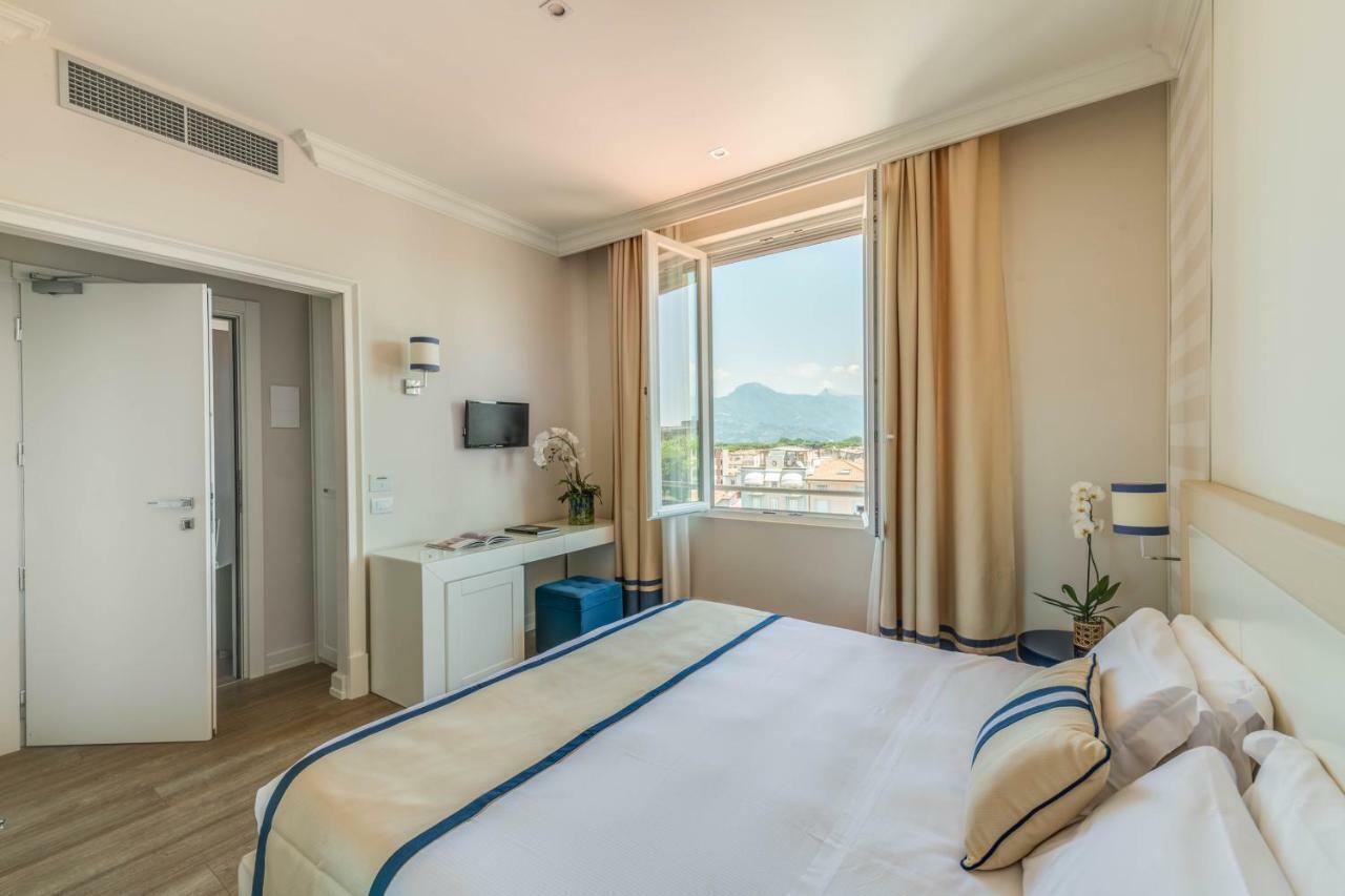 Hotel Grand & Riviera 4*